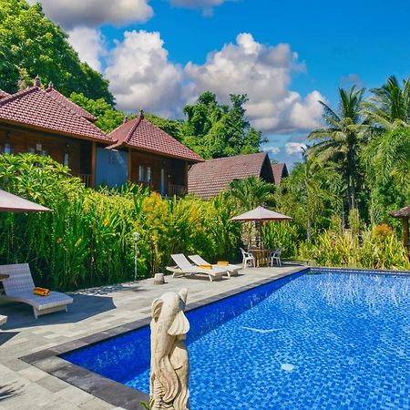 Coconut Hill Cottage Batununggul Exterior photo