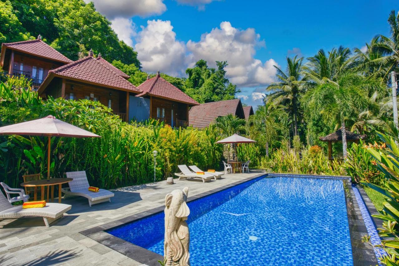 Coconut Hill Cottage Batununggul Exterior photo