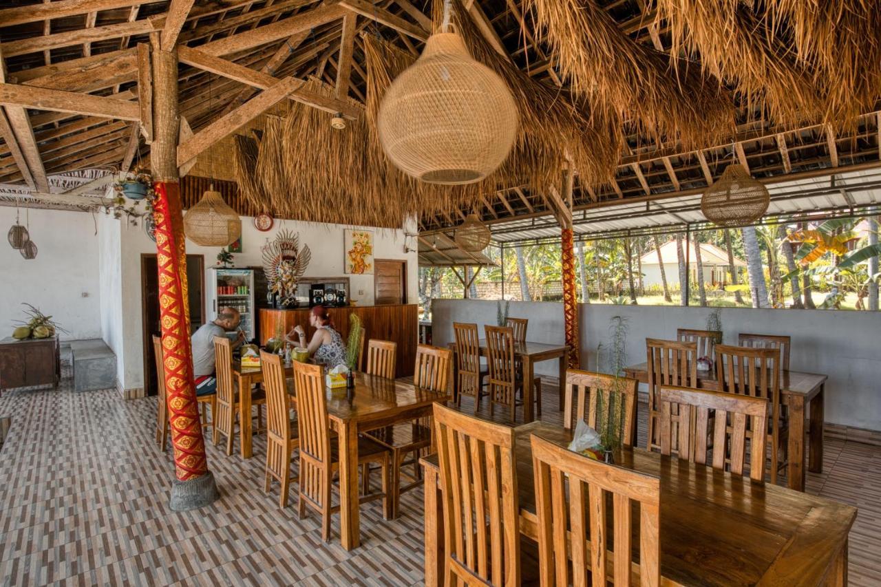 Coconut Hill Cottage Batununggul Exterior photo