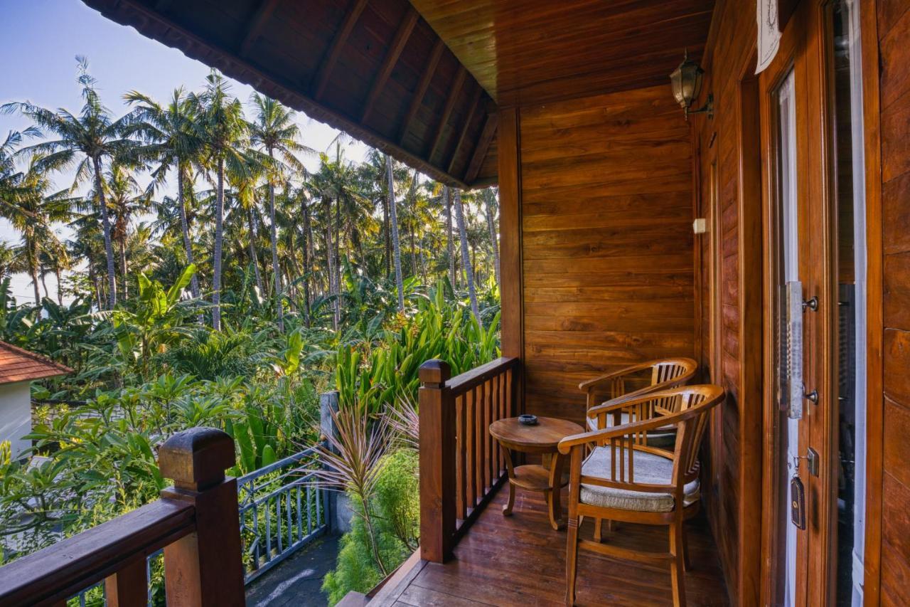 Coconut Hill Cottage Batununggul Exterior photo