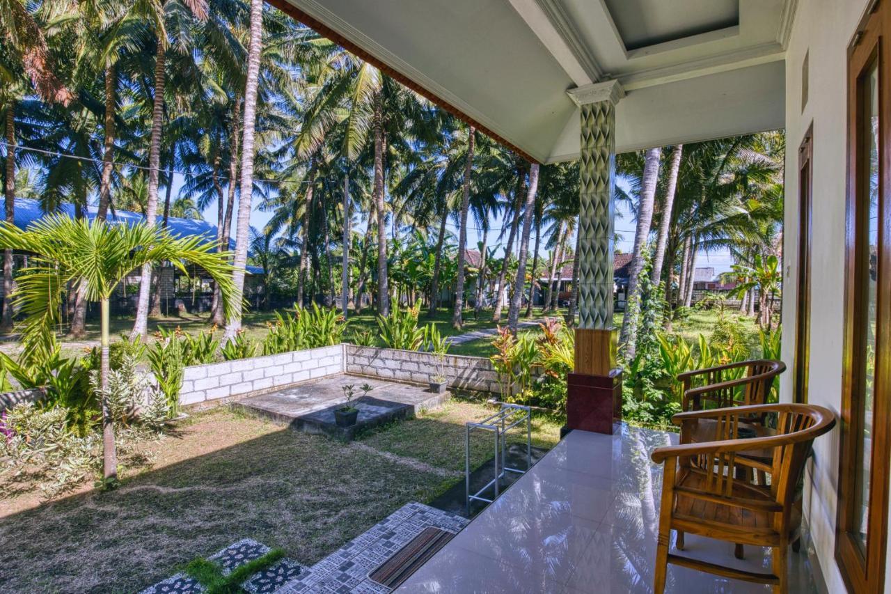 Coconut Hill Cottage Batununggul Exterior photo