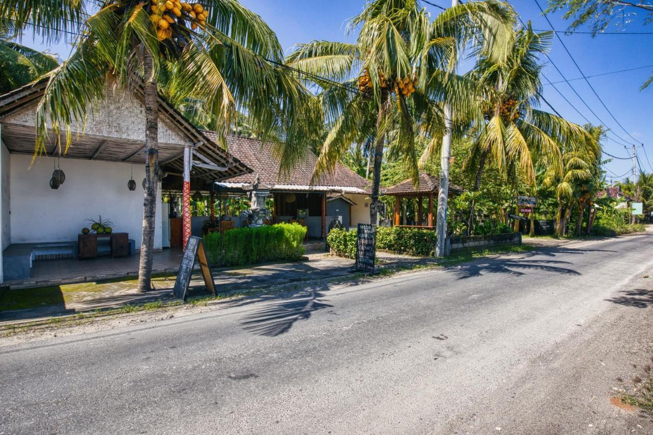 Coconut Hill Cottage Batununggul Exterior photo