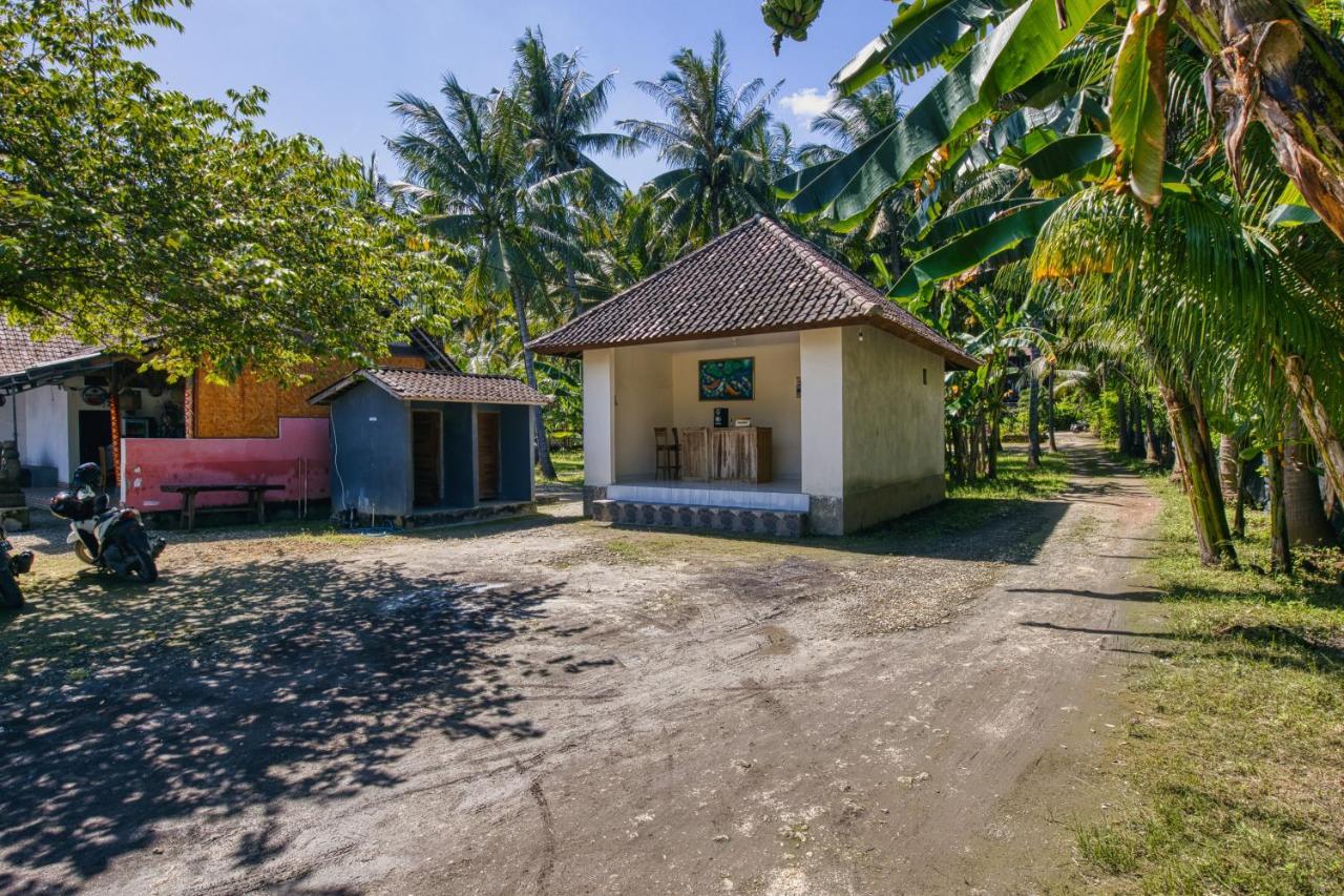 Coconut Hill Cottage Batununggul Exterior photo