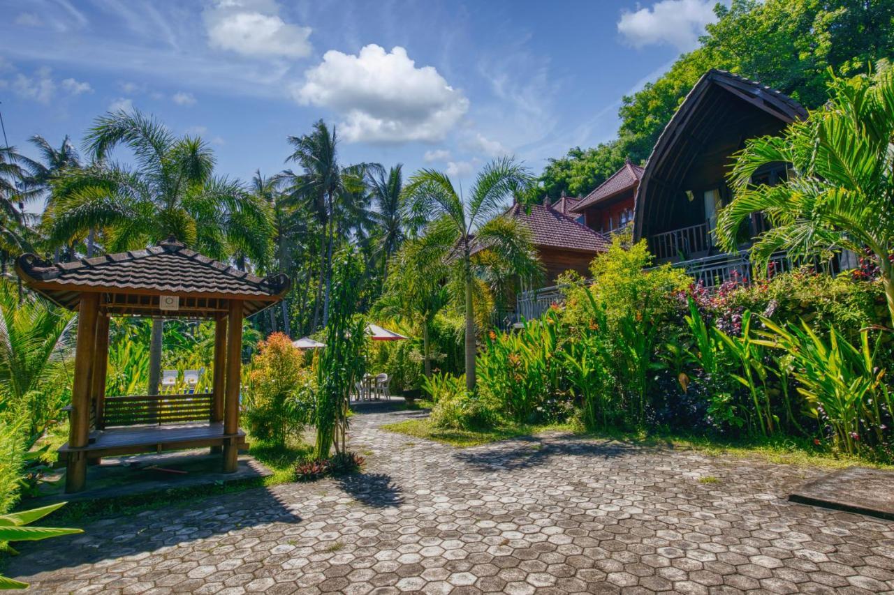 Coconut Hill Cottage Batununggul Exterior photo