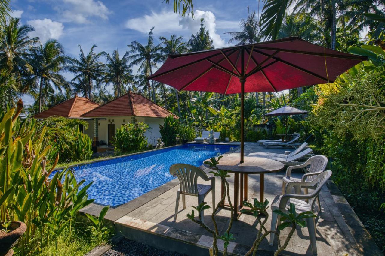 Coconut Hill Cottage Batununggul Exterior photo