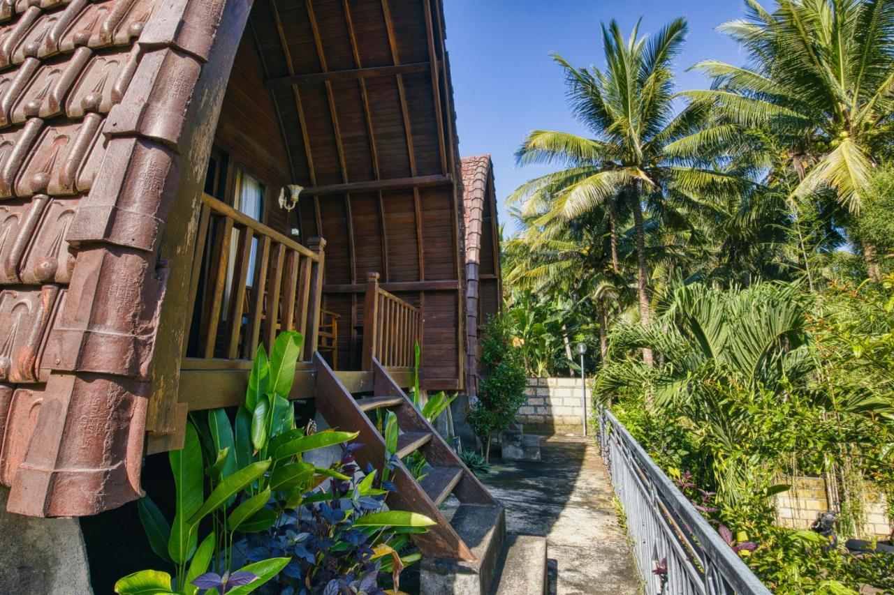 Coconut Hill Cottage Batununggul Exterior photo