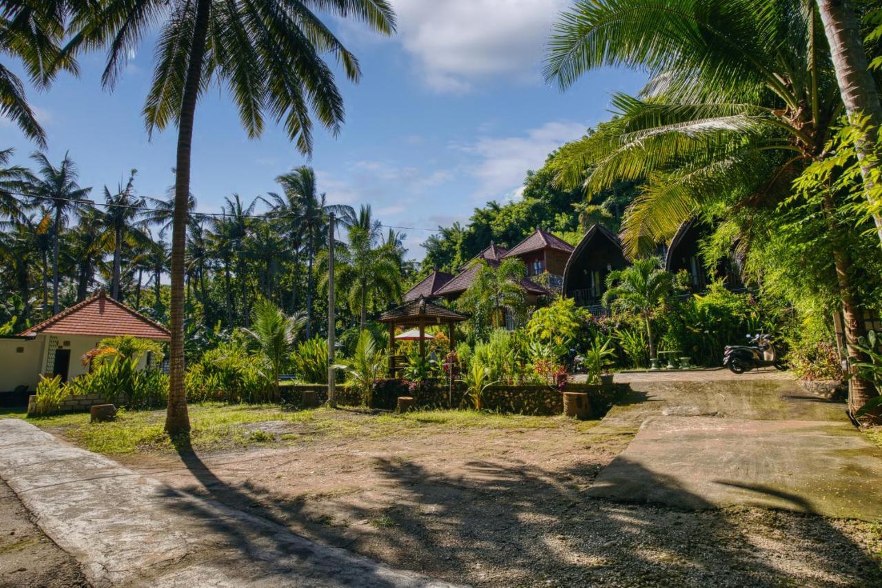 Coconut Hill Cottage Batununggul Exterior photo